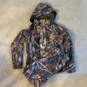 SHE Hunting Cabela's Camouflage Jacket and Pants Set